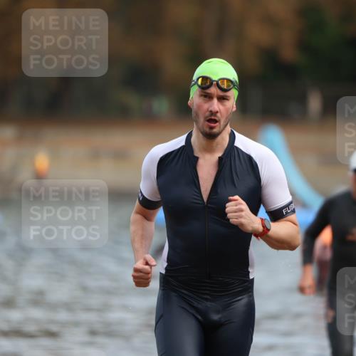 14.09.2025 - Stadtparktriathlon Michael Strokosch http://msf.ph/oto/8869369 14.09.2025 10:52:31 Schwimmen 839, 853, 868, 886, 889 meine-sportfotos.de
