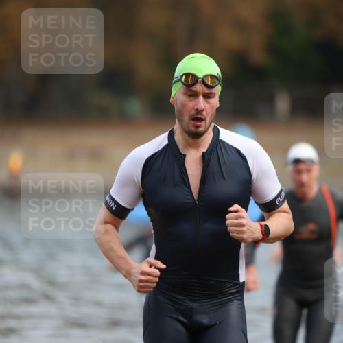 14.09.2025 - Stadtparktriathlon Michael Strokosch http://msf.ph/oto/8869371 14.09.2025 10:52:32 Schwimmen 839, 853, 868, 886, 889 meine-sportfotos.de