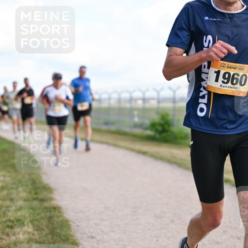 14.09.2025 - Airport Race Dr. Thomas Lammeyer http://msf.ph/oto/8869377 14.09.2025 12:13:43 Laufen 3703, 1960 meine-sportfotos.de