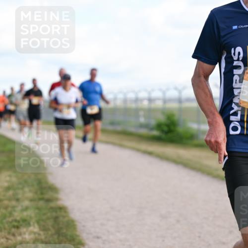 14.09.2025 - Airport Race Dr. Thomas Lammeyer http://msf.ph/oto/8869380 14.09.2025 12:13:43 Laufen 960, 1960 meine-sportfotos.de