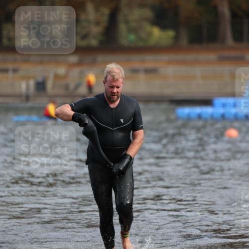 14.09.2025 - Stadtparktriathlon Michael Strokosch http://msf.ph/oto/8869387 14.09.2025 10:52:43 Schwimmen 870, 872, 893, 894, 918, 920 meine-sportfotos.de
