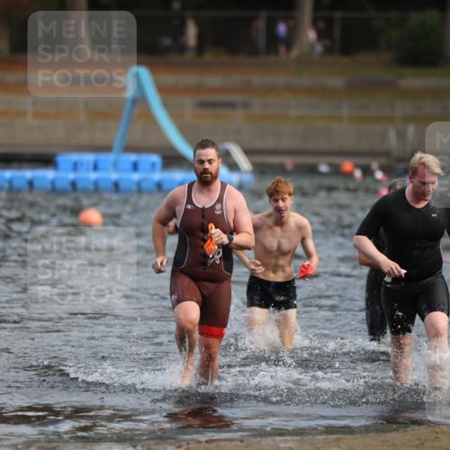 14.09.2025 - Stadtparktriathlon Michael Strokosch http://msf.ph/oto/8869394 14.09.2025 10:52:45 Schwimmen 841, 870, 872, 893, 894, 918, 920 meine-sportfotos.de