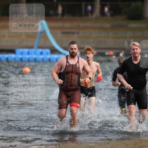 14.09.2025 - Stadtparktriathlon Michael Strokosch http://msf.ph/oto/8869399 14.09.2025 10:52:46 Schwimmen 841, 870, 872, 893, 894, 918, 920 meine-sportfotos.de