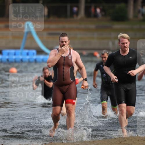 14.09.2025 - Stadtparktriathlon Michael Strokosch http://msf.ph/oto/8869405 14.09.2025 10:52:46 Schwimmen 841, 870, 872, 893, 894, 918, 920 meine-sportfotos.de