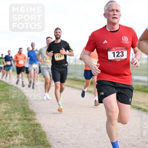 14.09.2025 - Airport Race Dr. Thomas Lammeyer http://msf.ph/oto/8869434 14.09.2025 12:13:46 Laufen 1293, 2141, 123, 4 meine-sportfotos.de