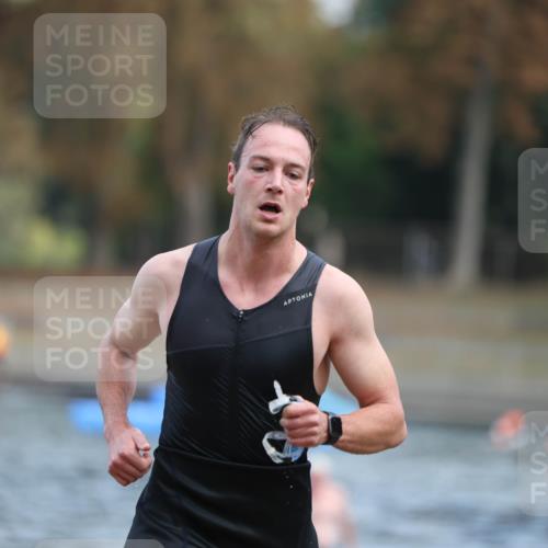 14.09.2025 - Stadtparktriathlon Michael Strokosch http://msf.ph/oto/8869436 14.09.2025 10:52:57 Schwimmen 822, 841, 861, 870, 872, 893 meine-sportfotos.de