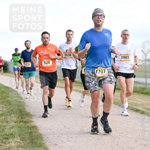 14.09.2025 - Airport Race Dr. Thomas Lammeyer http://msf.ph/oto/8869484 14.09.2025 12:13:49 Laufen 2135, 528, 2038, 1707, 2003 meine-sportfotos.de