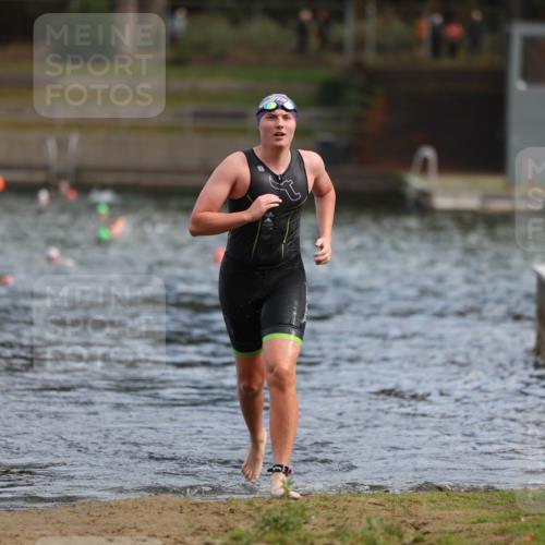 14.09.2025 - Stadtparktriathlon Michael Strokosch http://msf.ph/oto/8869494 14.09.2025 10:53:22 Schwimmen 902 meine-sportfotos.de