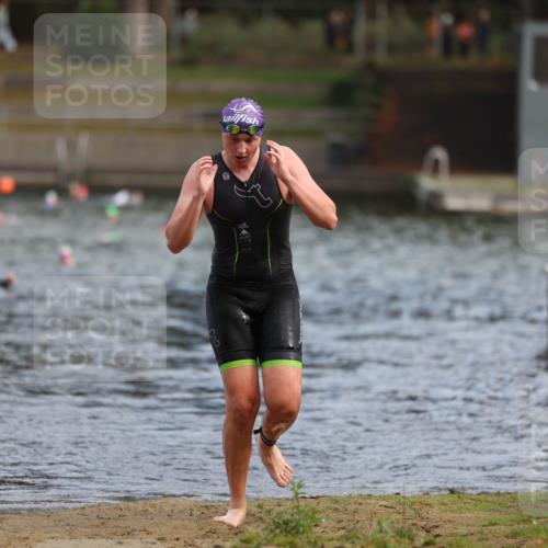 14.09.2025 - Stadtparktriathlon Michael Strokosch http://msf.ph/oto/8869496 14.09.2025 10:53:23 Schwimmen 902 meine-sportfotos.de