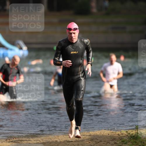 14.09.2025 - Stadtparktriathlon Michael Strokosch http://msf.ph/oto/8869513 14.09.2025 10:53:46 Schwimmen 871 meine-sportfotos.de