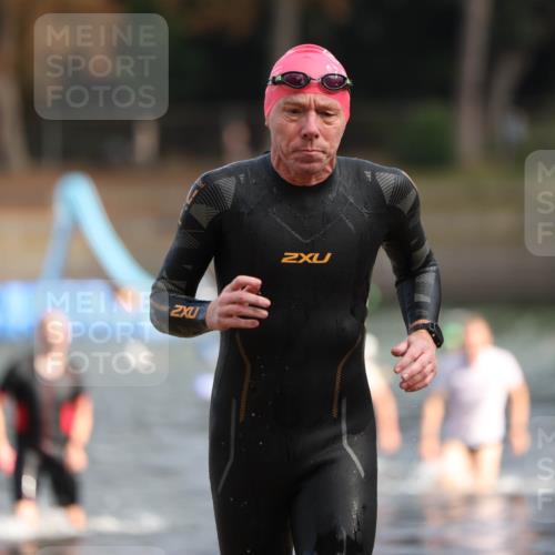 14.09.2025 - Stadtparktriathlon Michael Strokosch http://msf.ph/oto/8869526 14.09.2025 10:53:49 Schwimmen 871, 874, 915 meine-sportfotos.de
