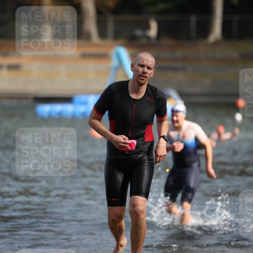 14.09.2025 - Stadtparktriathlon Michael Strokosch http://msf.ph/oto/8869534 14.09.2025 10:53:56 Schwimmen 829, 874, 915 meine-sportfotos.de