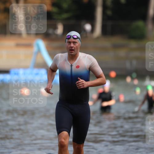 14.09.2025 - Stadtparktriathlon Michael Strokosch http://msf.ph/oto/8869552 14.09.2025 10:54:01 Schwimmen 829, 874, 915 meine-sportfotos.de