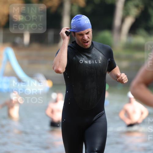 14.09.2025 - Stadtparktriathlon Michael Strokosch http://msf.ph/oto/8869574 14.09.2025 10:54:20 Schwimmen 837, 858, 921 meine-sportfotos.de