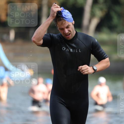 14.09.2025 - Stadtparktriathlon Michael Strokosch http://msf.ph/oto/8869576 14.09.2025 10:54:20 Schwimmen 837, 858, 921 meine-sportfotos.de