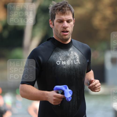 14.09.2025 - Stadtparktriathlon Michael Strokosch http://msf.ph/oto/8869580 14.09.2025 10:54:21 Schwimmen 837, 858, 891, 921 meine-sportfotos.de