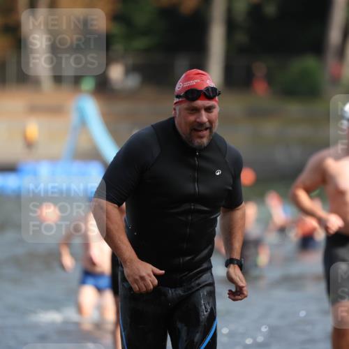 14.09.2025 - Stadtparktriathlon Michael Strokosch http://msf.ph/oto/8869583 14.09.2025 10:54:30 Schwimmen 837, 843, 876, 891, 895 meine-sportfotos.de