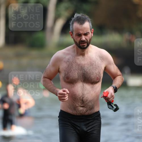 14.09.2025 - Stadtparktriathlon Michael Strokosch http://msf.ph/oto/8869603 14.09.2025 10:54:36 Schwimmen 843, 876, 891, 895, 900 meine-sportfotos.de
