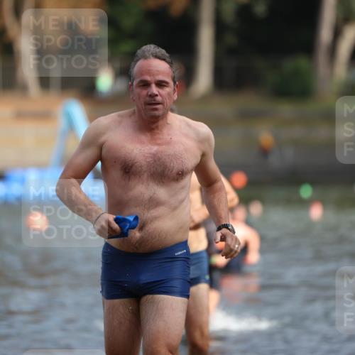 14.09.2025 - Stadtparktriathlon Michael Strokosch http://msf.ph/oto/8869609 14.09.2025 10:54:37 Schwimmen 843, 876, 891, 895, 900 meine-sportfotos.de