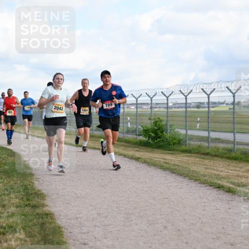 14.09.2025 - Airport Race Dr. Thomas Lammeyer http://msf.ph/oto/8869626 14.09.2025 12:14:03 Laufen 789, 1196, 2042, 1880, 468 meine-sportfotos.de
