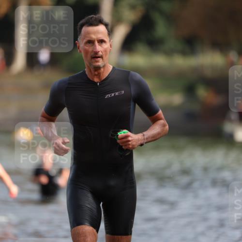 14.09.2025 - Stadtparktriathlon Michael Strokosch http://msf.ph/oto/8869634 14.09.2025 10:54:45 Schwimmen 900, 916 meine-sportfotos.de