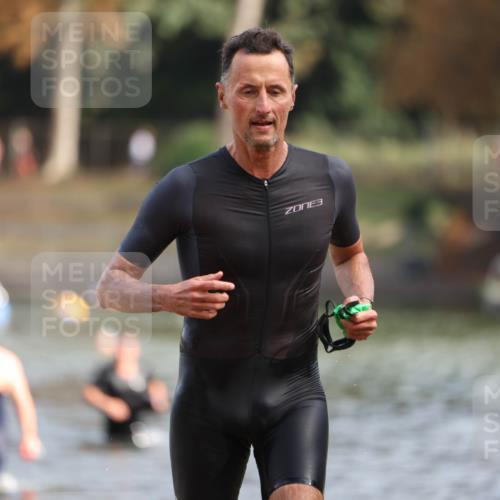 14.09.2025 - Stadtparktriathlon Michael Strokosch http://msf.ph/oto/8869636 14.09.2025 10:54:45 Schwimmen 900, 916 meine-sportfotos.de