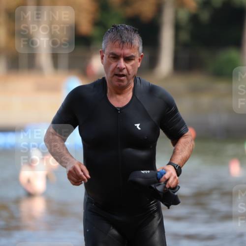 14.09.2025 - Stadtparktriathlon Michael Strokosch http://msf.ph/oto/8869658 14.09.2025 10:55:00 Schwimmen 892 meine-sportfotos.de