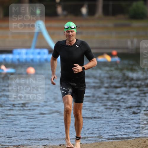14.09.2025 - Stadtparktriathlon Michael Strokosch http://msf.ph/oto/8869715 14.09.2025 10:56:18 Schwimmen 877 meine-sportfotos.de