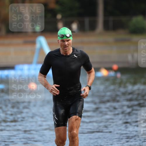 14.09.2025 - Stadtparktriathlon Michael Strokosch http://msf.ph/oto/8869718 14.09.2025 10:56:20 Schwimmen 877 meine-sportfotos.de