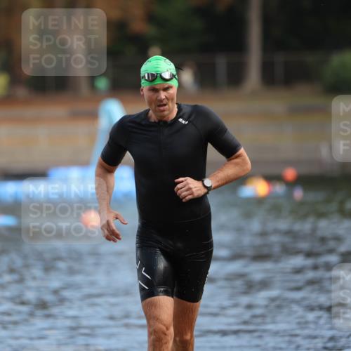 14.09.2025 - Stadtparktriathlon Michael Strokosch http://msf.ph/oto/8869719 14.09.2025 10:56:20 Schwimmen 877 meine-sportfotos.de