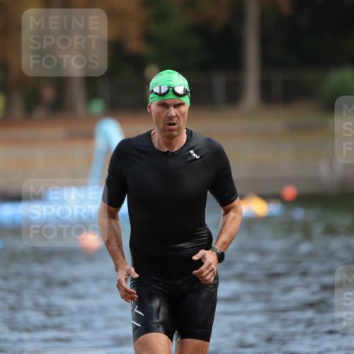 14.09.2025 - Stadtparktriathlon Michael Strokosch http://msf.ph/oto/8869722 14.09.2025 10:56:20 Schwimmen 877 meine-sportfotos.de