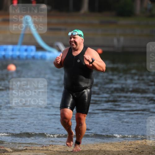 14.09.2025 - Stadtparktriathlon Michael Strokosch http://msf.ph/oto/8869746 14.09.2025 10:56:42 Schwimmen 857 meine-sportfotos.de