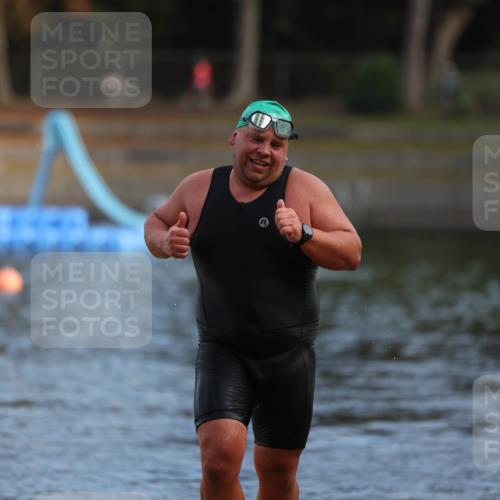 14.09.2025 - Stadtparktriathlon Michael Strokosch http://msf.ph/oto/8869754 14.09.2025 10:56:43 Schwimmen 857 meine-sportfotos.de