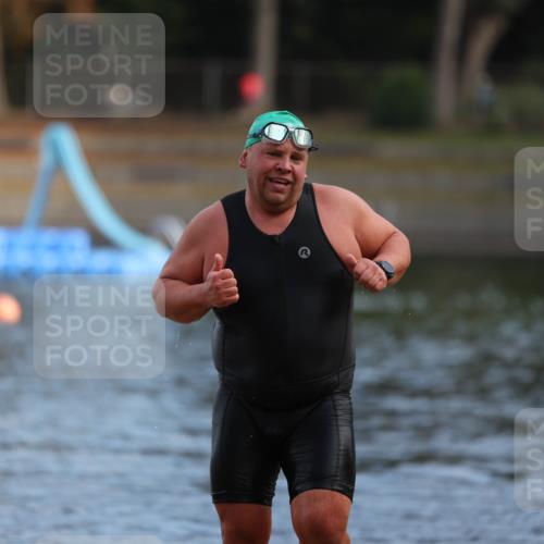 14.09.2025 - Stadtparktriathlon Michael Strokosch http://msf.ph/oto/8869756 14.09.2025 10:56:44 Schwimmen 857 meine-sportfotos.de