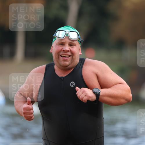 14.09.2025 - Stadtparktriathlon Michael Strokosch http://msf.ph/oto/8869765 14.09.2025 10:56:46 Schwimmen 857 meine-sportfotos.de