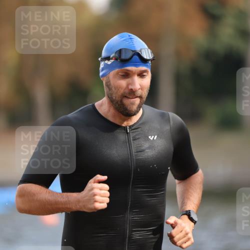14.09.2025 - Stadtparktriathlon Michael Strokosch http://msf.ph/oto/8869808 14.09.2025 10:57:38 Schwimmen 824 meine-sportfotos.de