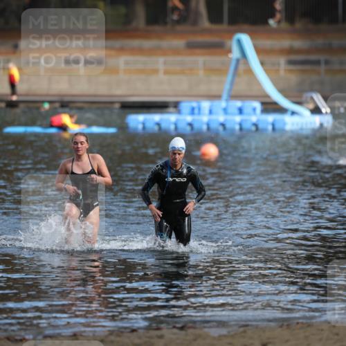 14.09.2025 - Stadtparktriathlon Michael Strokosch http://msf.ph/oto/8869883 14.09.2025 11:09:50 Schwimmen 940, 1016 meine-sportfotos.de