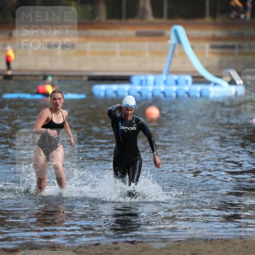 14.09.2025 - Stadtparktriathlon Michael Strokosch http://msf.ph/oto/8869887 14.09.2025 11:09:51 Schwimmen 940, 1016 meine-sportfotos.de