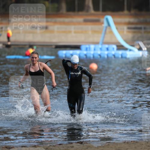 14.09.2025 - Stadtparktriathlon Michael Strokosch http://msf.ph/oto/8869893 14.09.2025 11:09:52 Schwimmen 940, 1016 meine-sportfotos.de