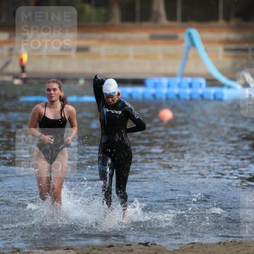 14.09.2025 - Stadtparktriathlon Michael Strokosch http://msf.ph/oto/8869901 14.09.2025 11:09:53 Schwimmen 940, 1016 meine-sportfotos.de
