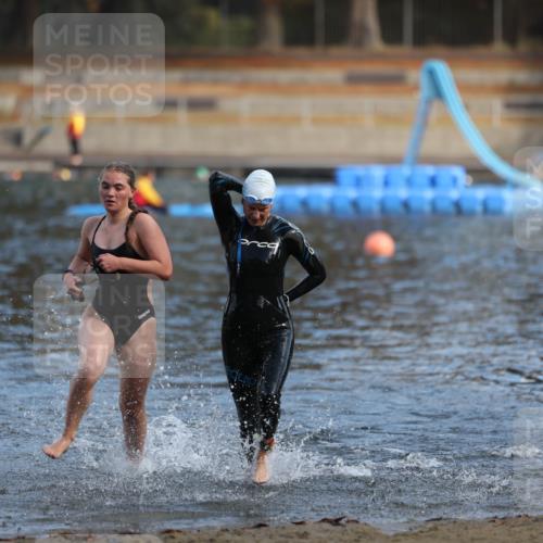 14.09.2025 - Stadtparktriathlon Michael Strokosch http://msf.ph/oto/8869902 14.09.2025 11:09:53 Schwimmen 940, 1016 meine-sportfotos.de