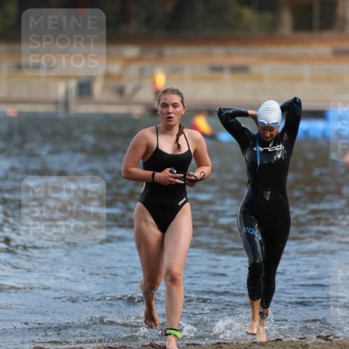 14.09.2025 - Stadtparktriathlon Michael Strokosch http://msf.ph/oto/8869905 14.09.2025 11:09:54 Schwimmen 940, 1016 meine-sportfotos.de