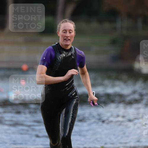 14.09.2025 - Stadtparktriathlon Michael Strokosch http://msf.ph/oto/8869944 14.09.2025 11:10:21 Schwimmen 943 meine-sportfotos.de