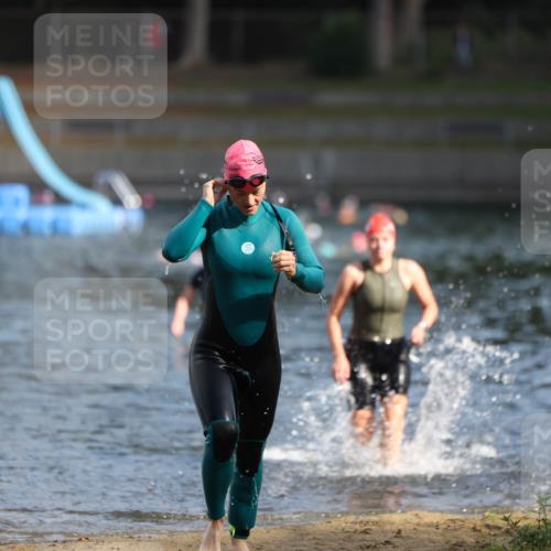 14.09.2025 - Stadtparktriathlon Michael Strokosch http://msf.ph/oto/8869984 14.09.2025 11:10:51 Schwimmen 950, 961, 968, 995 meine-sportfotos.de