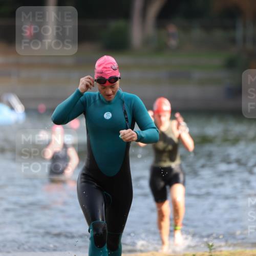 14.09.2025 - Stadtparktriathlon Michael Strokosch http://msf.ph/oto/8869987 14.09.2025 11:10:52 Schwimmen 950, 961, 968, 995 meine-sportfotos.de