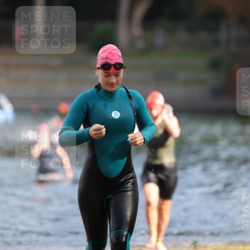 14.09.2025 - Stadtparktriathlon Michael Strokosch http://msf.ph/oto/8869989 14.09.2025 11:10:53 Schwimmen 950, 968, 995 meine-sportfotos.de