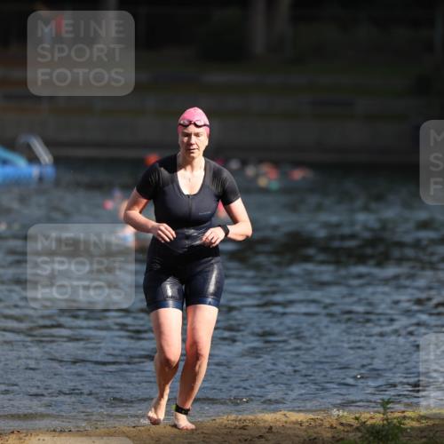 14.09.2025 - Stadtparktriathlon Michael Strokosch http://msf.ph/oto/8870026 14.09.2025 11:11:07 Schwimmen 926 meine-sportfotos.de