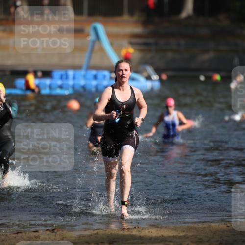 14.09.2025 - Stadtparktriathlon Michael Strokosch http://msf.ph/oto/8870051 14.09.2025 11:11:35 Schwimmen 951, 1000 meine-sportfotos.de