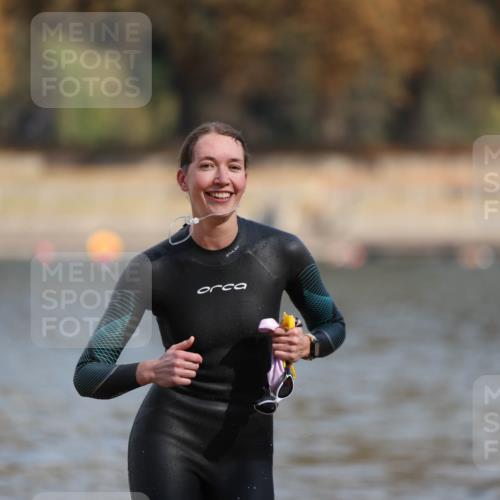 14.09.2025 - Stadtparktriathlon Michael Strokosch http://msf.ph/oto/8870071 14.09.2025 11:11:42 Schwimmen 951, 985, 987, 1000 meine-sportfotos.de