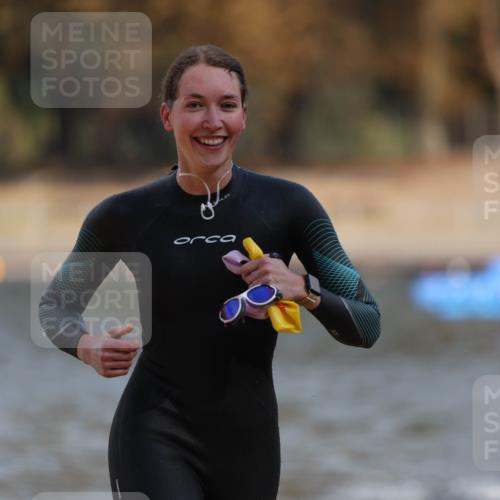 14.09.2025 - Stadtparktriathlon Michael Strokosch http://msf.ph/oto/8870073 14.09.2025 11:11:42 Schwimmen 951, 985, 987, 1000 meine-sportfotos.de